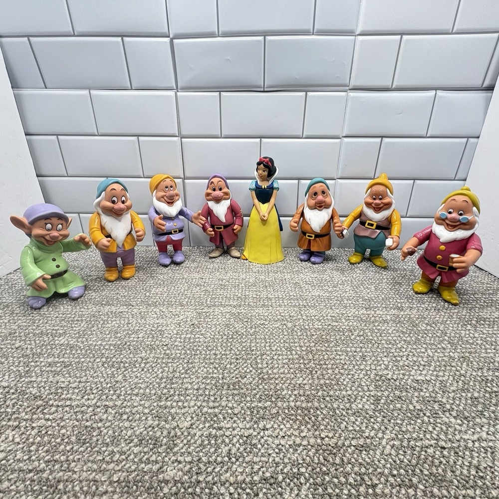 Disney Seven Dwarfs Snow White set of 7 Made in Thailand VTG